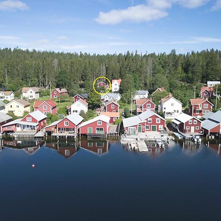 Lilla Dalbo "Adults Only, Djurfritt", Ulvoen Hoega Kusten Ulvohamn Luaran gambar